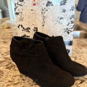 CL by Laundry Black Ankle Booties with Bow Detail